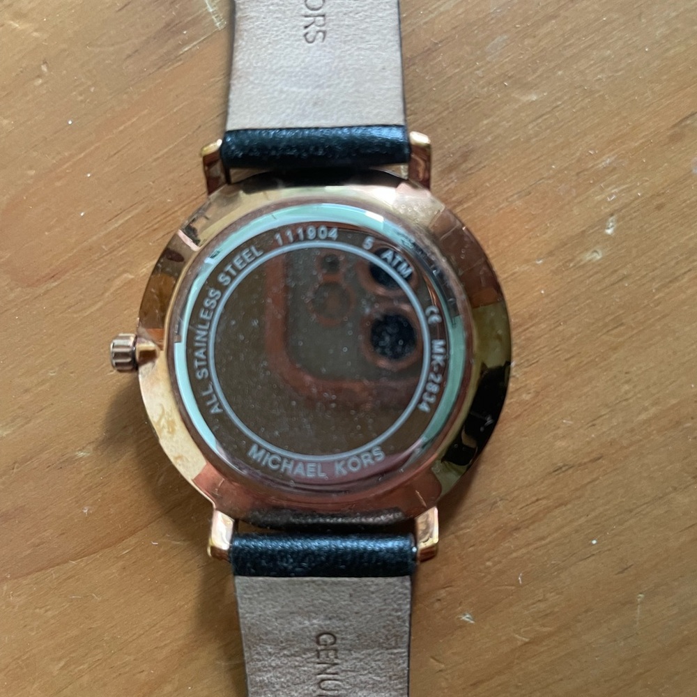 MK watch - Picture 4 of 4